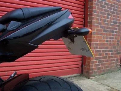 R&G Държач за номер за Yamaha FZ1, FZ8 (2010–2016)