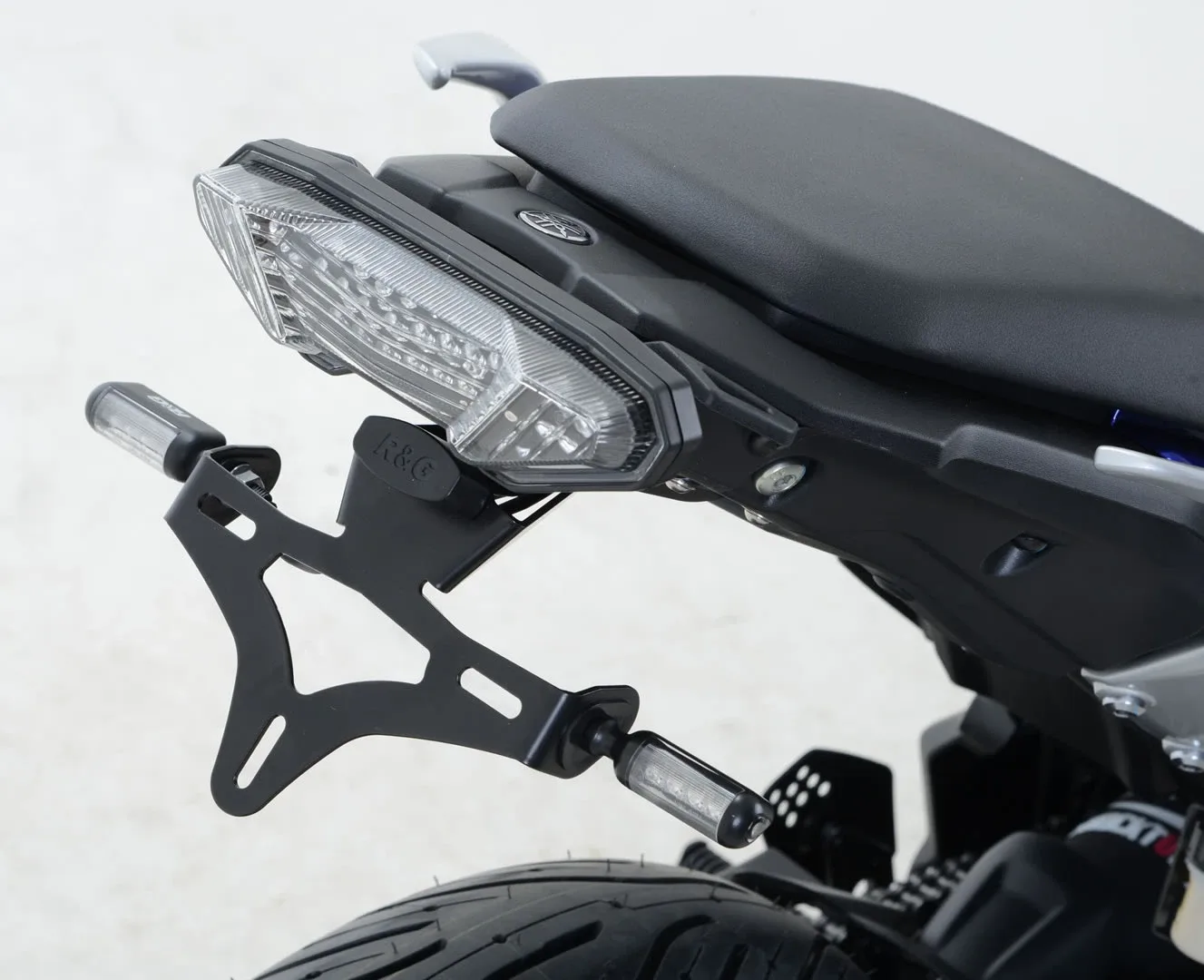 R&G Държач за номер за Yamaha MT-09 (2013–2016), Tracer 900 (2015–2017), Tracer 700 (2016–2020), Tracer 7 (2021–2024)