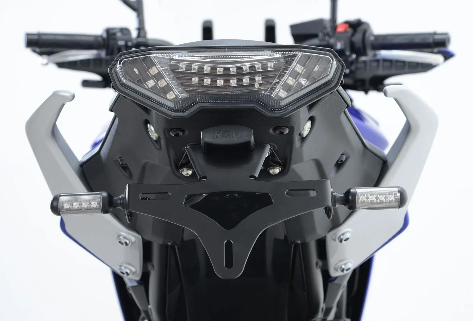 R&G Държач за номер за Yamaha MT-09 (2013–2016), Tracer 900 (2015–2017), Tracer 700 (2016–2020), Tracer 7 (2021–2024)