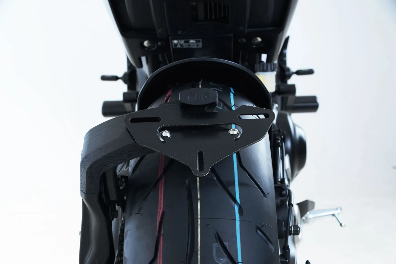 R&G Държач за номер за Yamaha MT-09 (2017–2020), MT-09 SP (2018–2020) (LP0215BK)