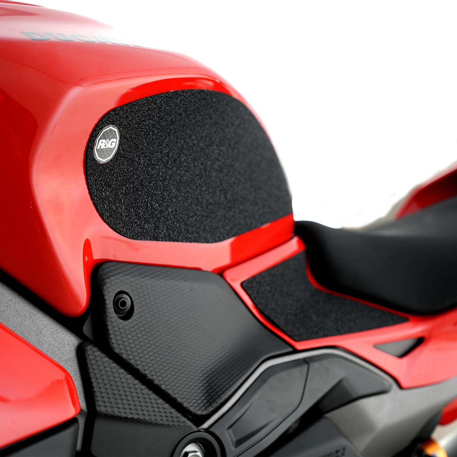R&G Грипове за резервоар за Ducati Streetfighter V4 (2025+), Streetfighter V4 S (2025+), Panigale V4 S (2025+)