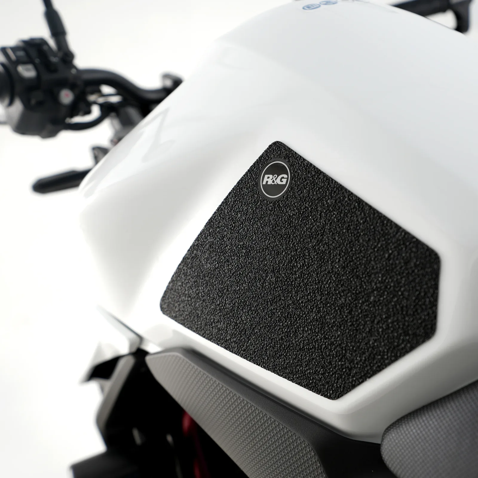 R&G Грипове за резервоар за Honda CB 750 Hornet (2023+)