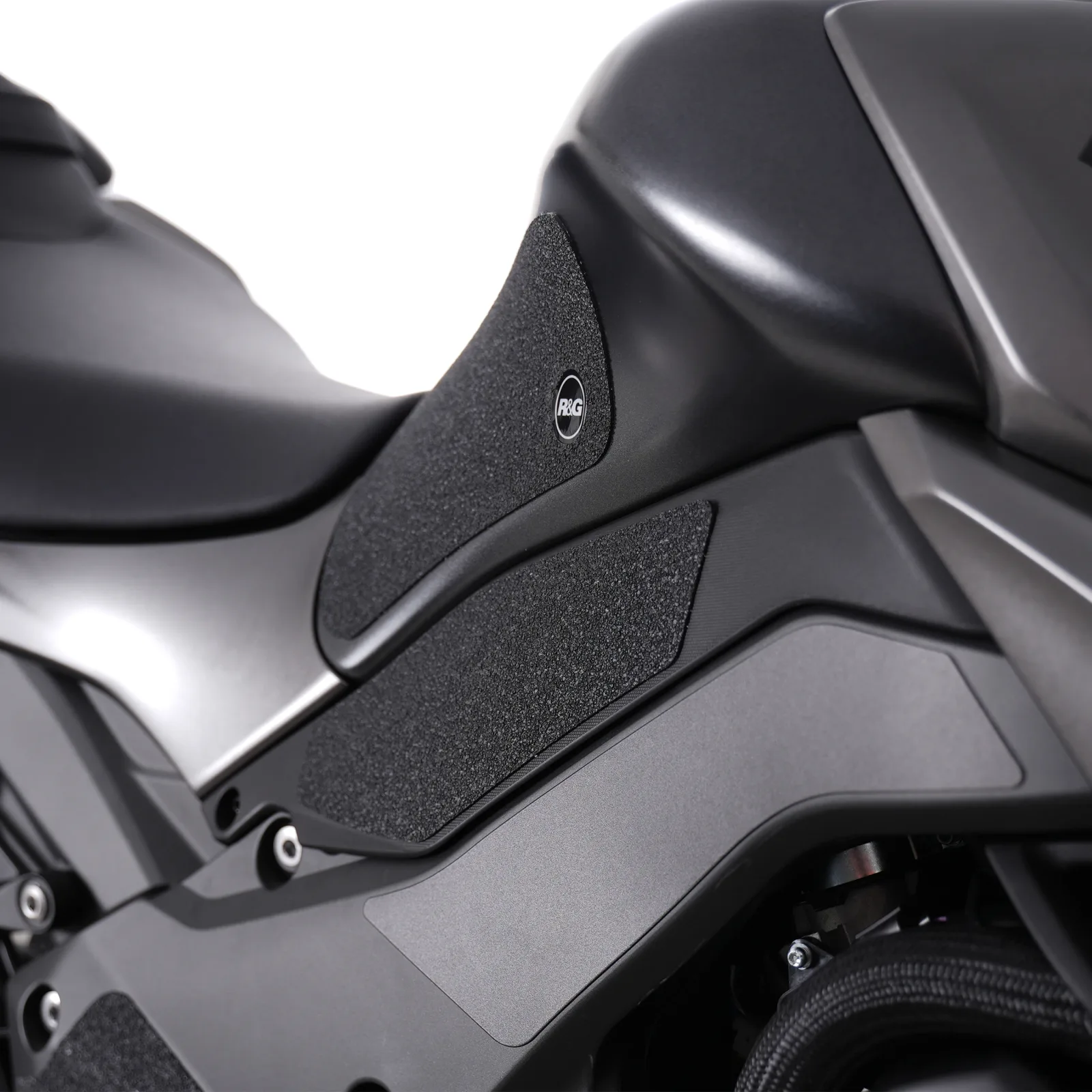 R&G Грипове за резервоар за Kawasaki Z1000 (2014–2018), Z1000R (2017–2020), Z1100 (2026+)
