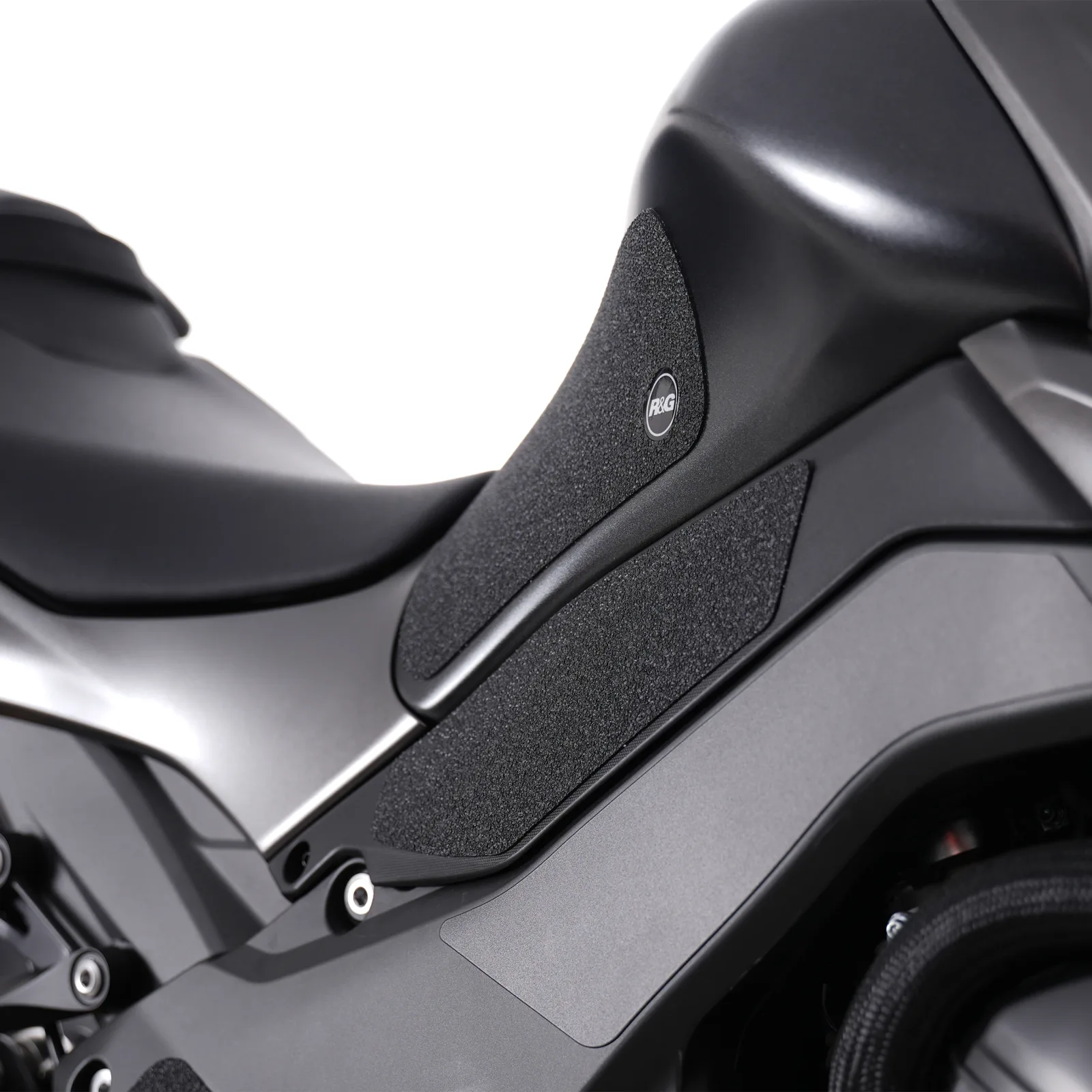 R&G Грипове за резервоар за Kawasaki Z1000 (2014–2018), Z1000R (2017–2020), Z1100 (2026+)