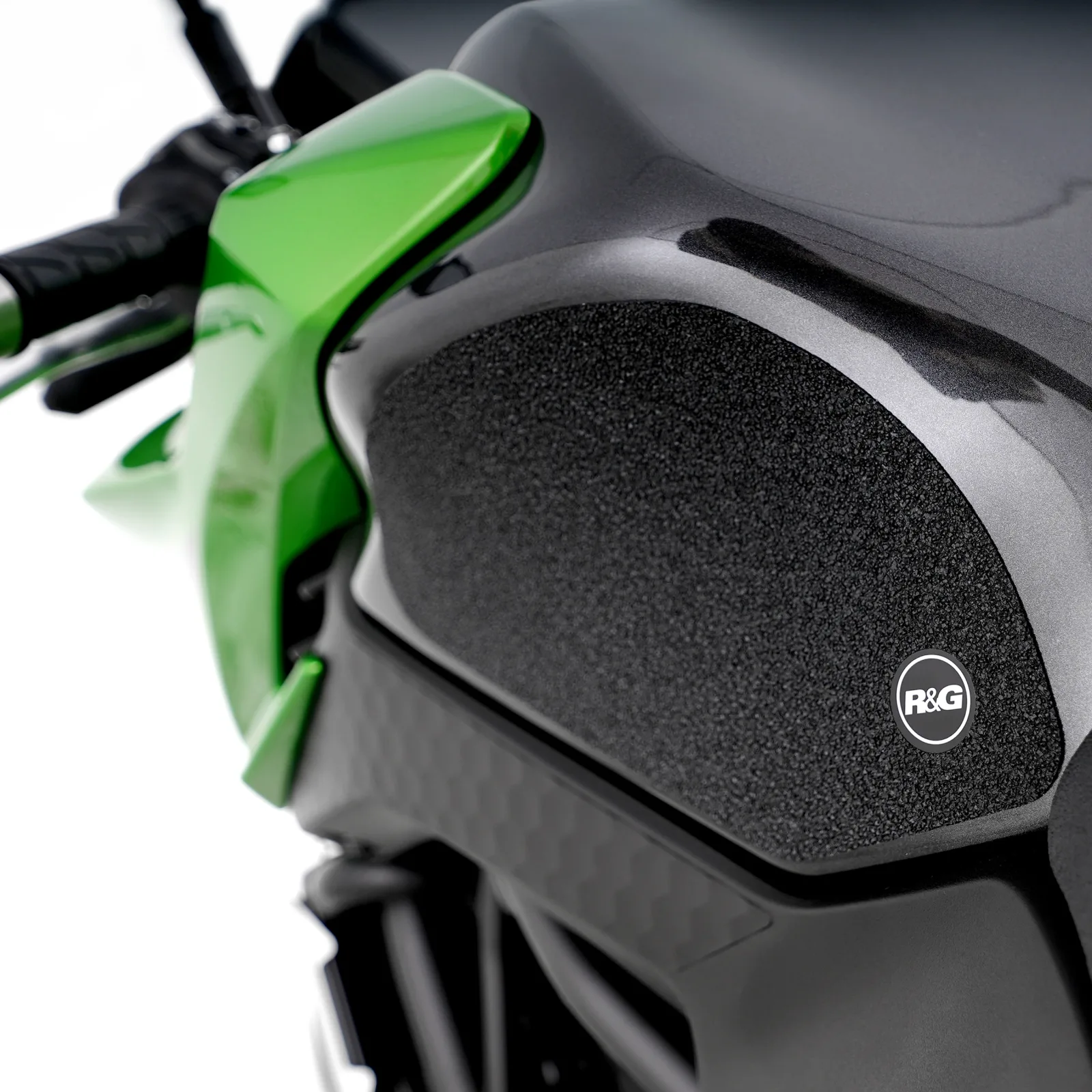 R&G Грипове за резервоар за Kawasaki Z650 (2017+), Ninja 650 (2017+), Z650 S (2026+)