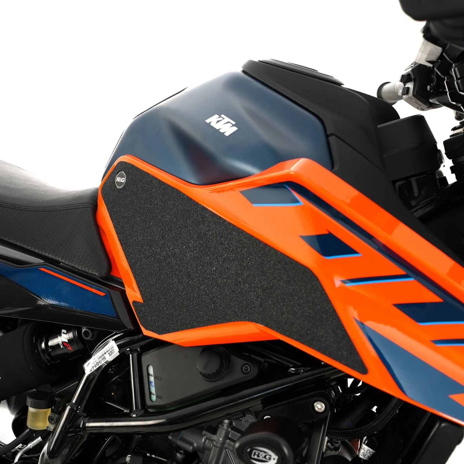 R&G Грипове за резервоар за KTM 125 Duke (2024+), 250 Duke (2024+), 390 Duke (2024–2025)