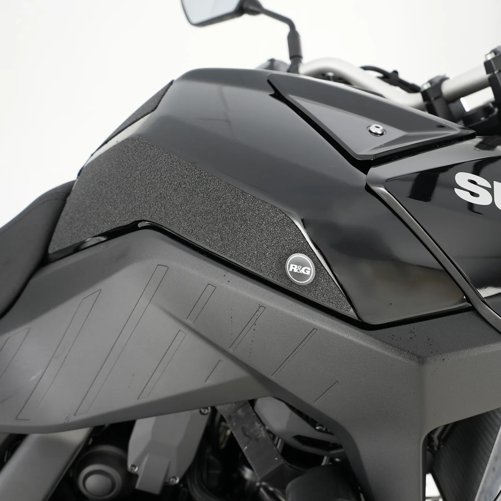 R&G Грипове за резервоар за Suzuki V-Strom 800 (2023+)