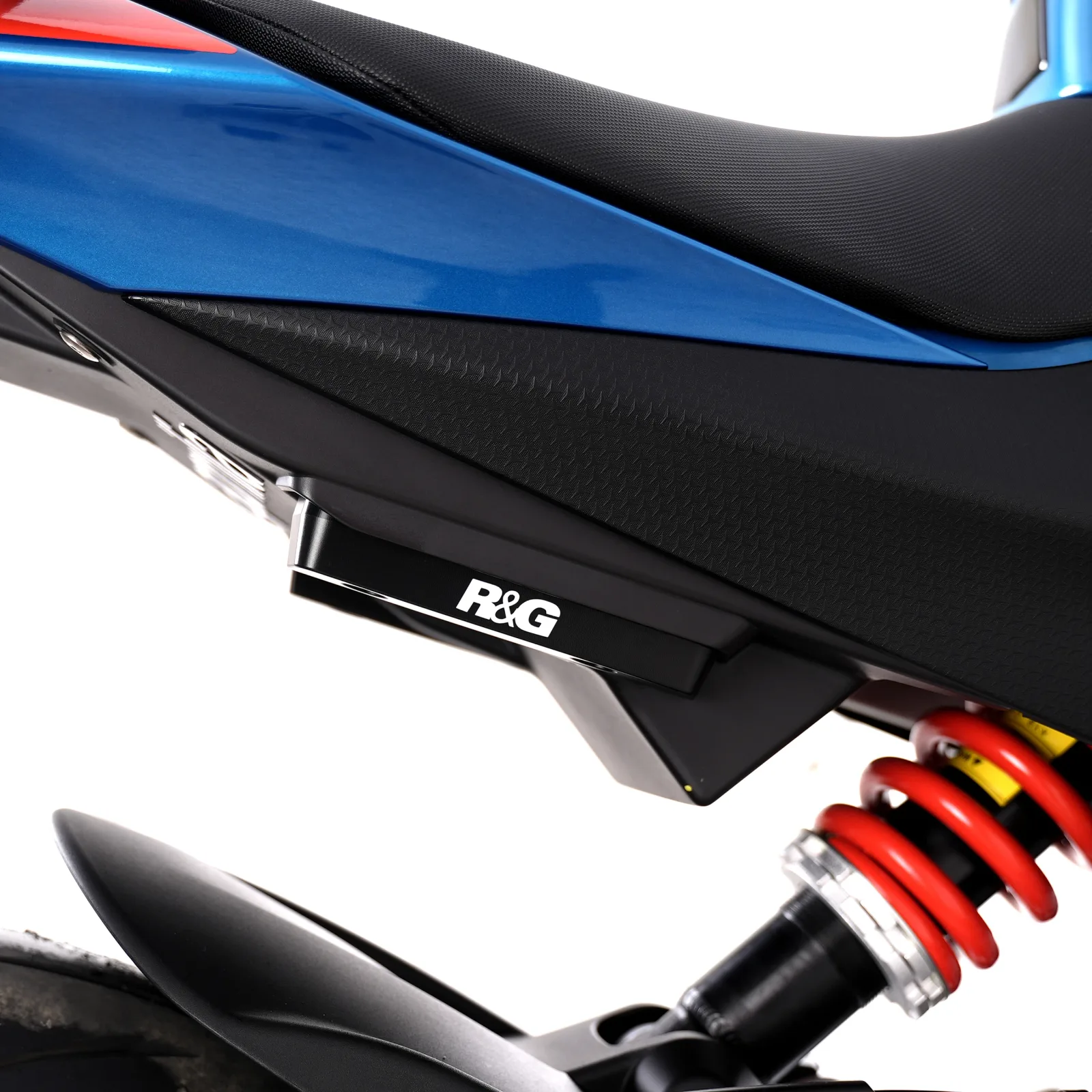 R&G Капачки за степенките на пътника (чифт) за Aprilia RS 660 (2021+), Tuono 660 (2021–2024), RS 660 Factory (2022+) и др.