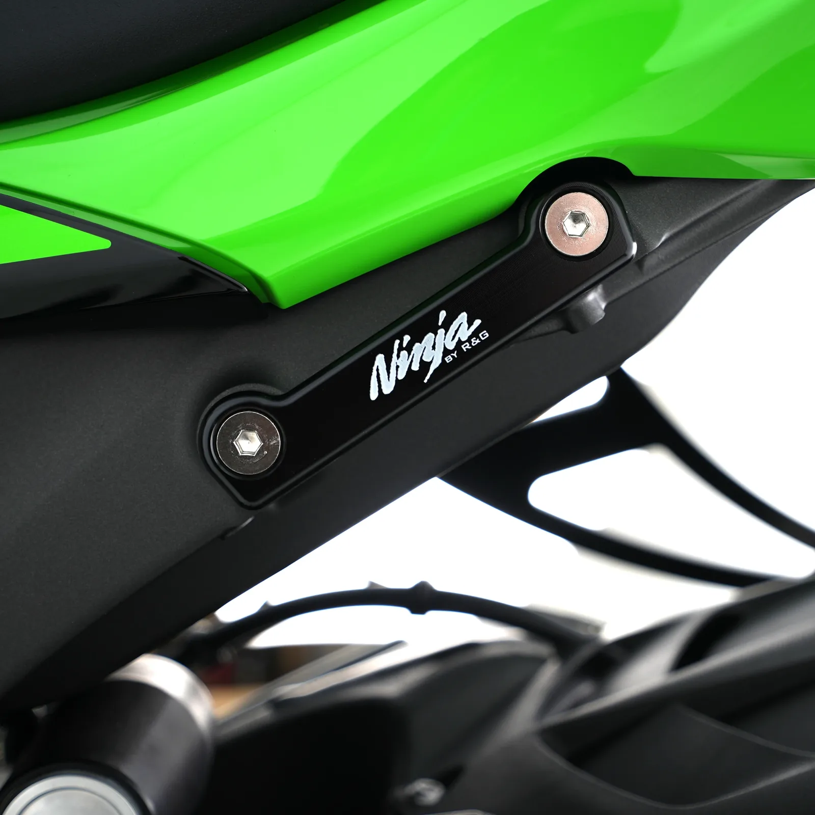 R&G Капачки за степенките на пътника за Kawasaki ZX-6R (2009+)