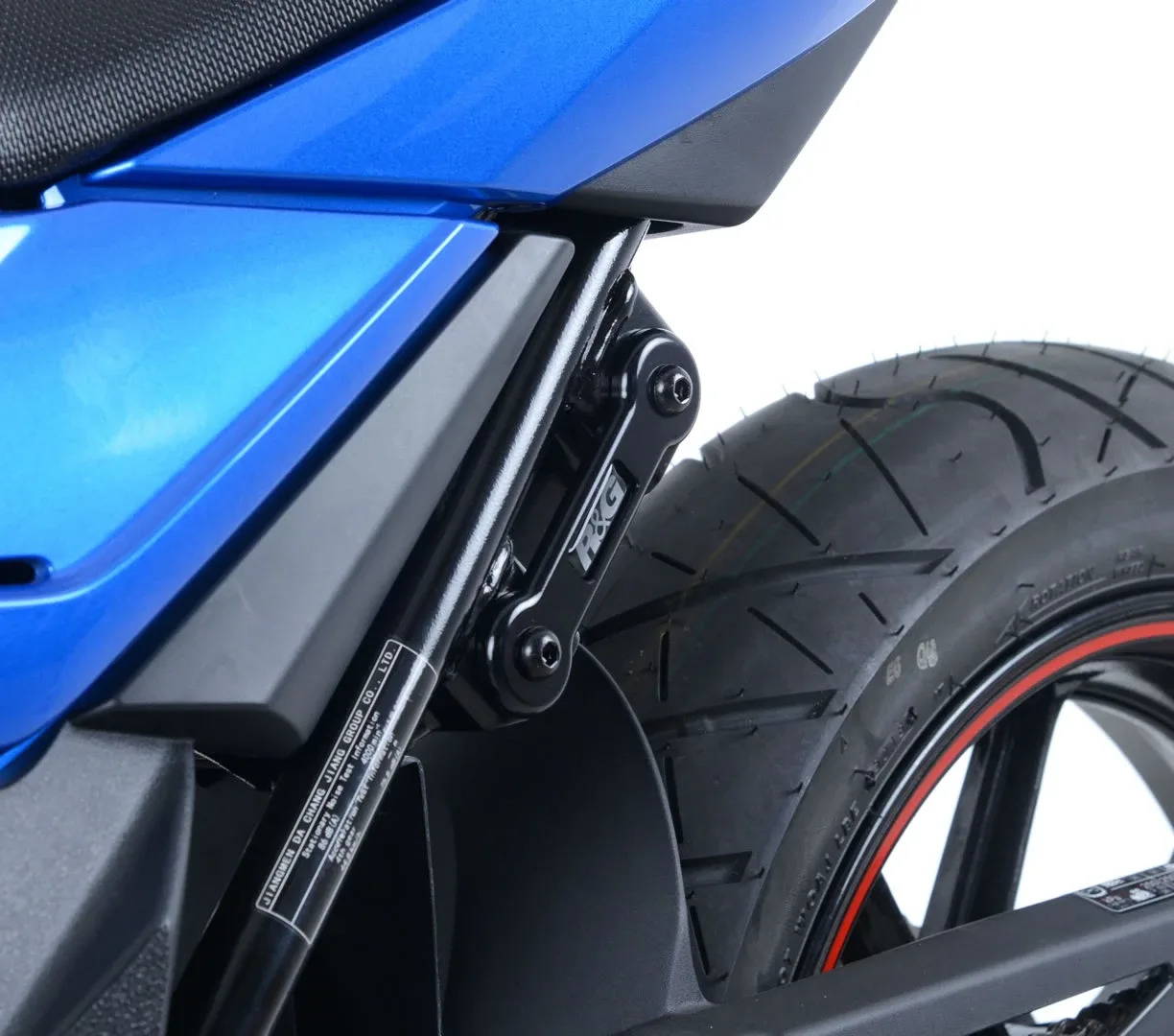 R&G Капачки за степенките на пътника за Suzuki GSR 750 (2011–2018), GSX-S 750 (2017–2024), GSX 250R (2017–2020)