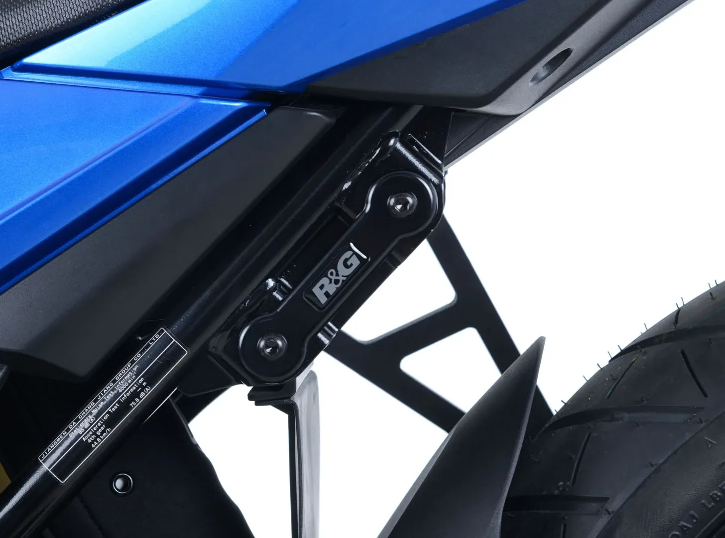 R&G Капачки за степенките на пътника за Suzuki GSR 750 (2011–2018), GSX-S 750 (2017–2024), GSX 250R (2017–2020)