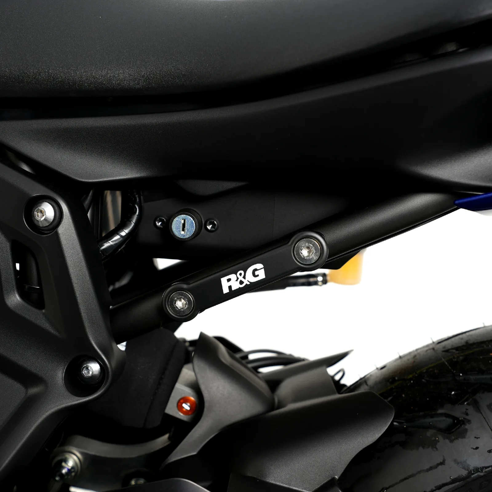 R&G Капачки за степенките на пътника за Yamaha MT-07 (2014+)