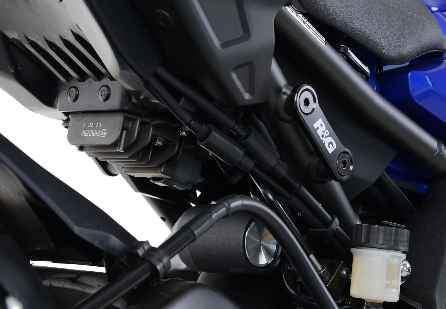 R&G Капачки за степенките на пътника за Yamaha MT-10 (2016+), MT-10 SP (2016+), XSR 900 GP (2024+)