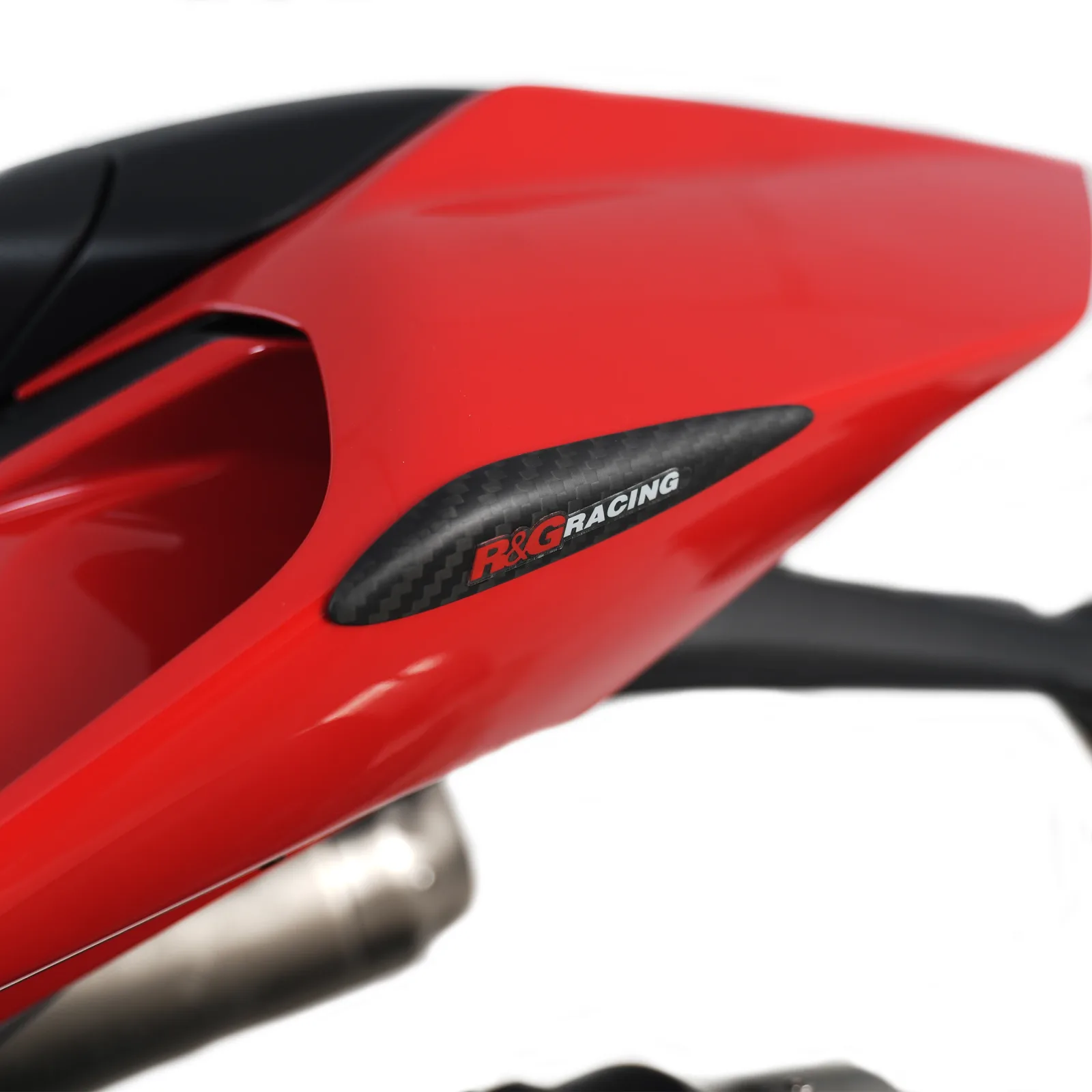 R&G Карбонови слайдери за опашка за Ducati Panigale V2 (2025+), Streetfighter V2 (2025+), Panigale V2 S (2025+) и др.