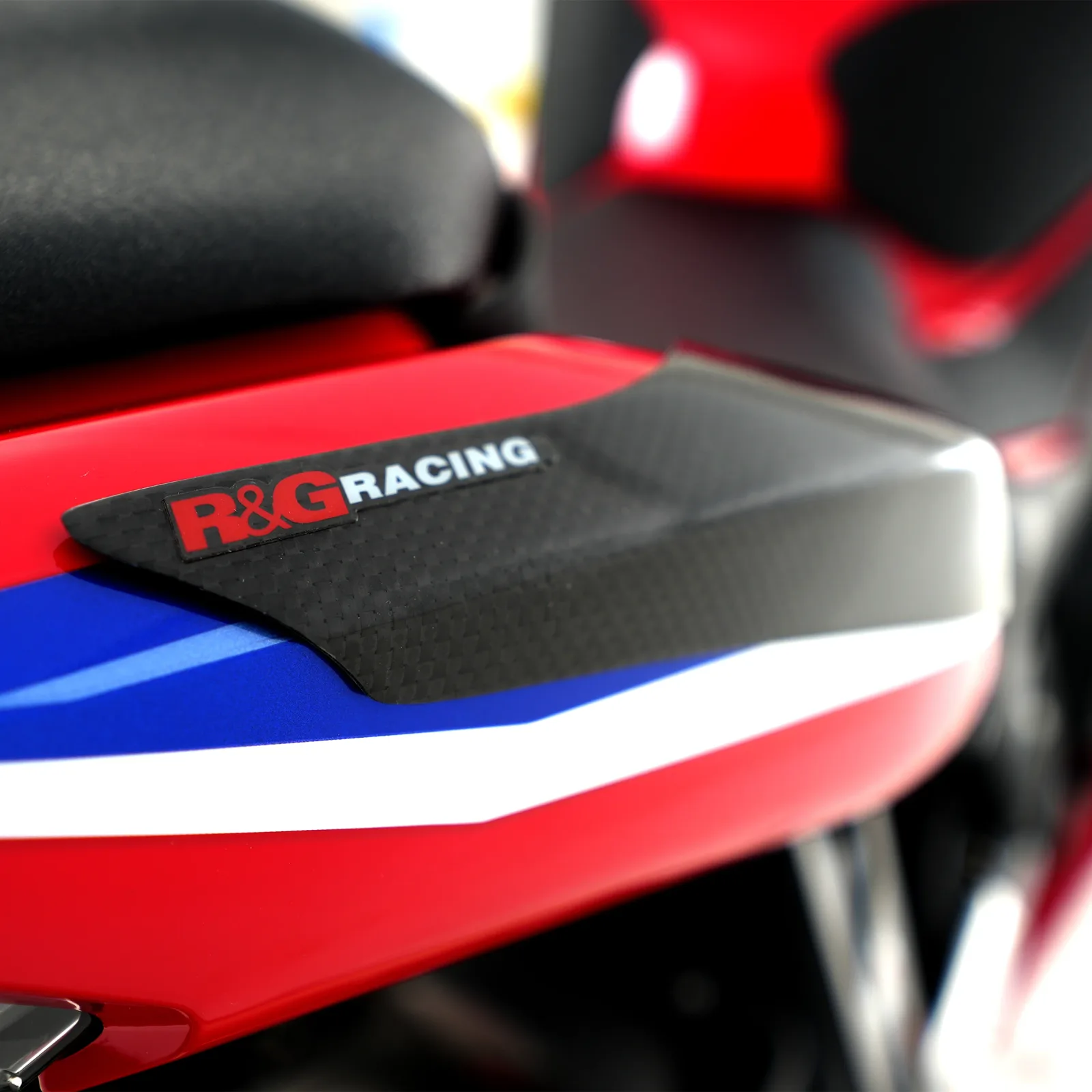 R&G Карбонови слайдери за опашка за Honda CBR 1000RR-R (2020–2023), CBR 1000RR-R SP (2020–2023)
