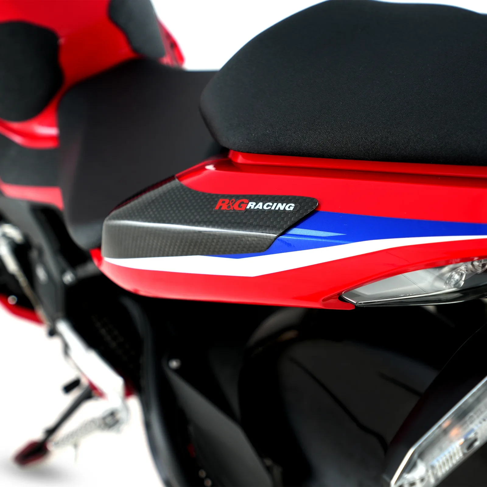 R&G Карбонови слайдери за опашка за Honda CBR 1000RR-R (2020–2023), CBR 1000RR-R SP (2020–2023)