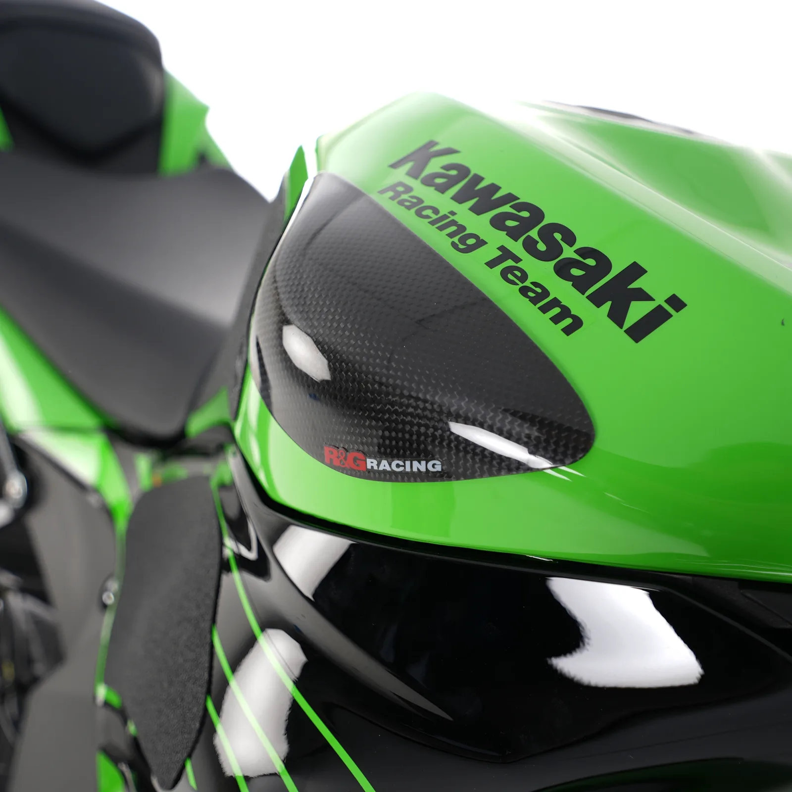 R&G Карбонови слайдери за резервоар за Kawasaki ZX-10R (2008–2010), ZX-6R (2009+) (TS0016CG)