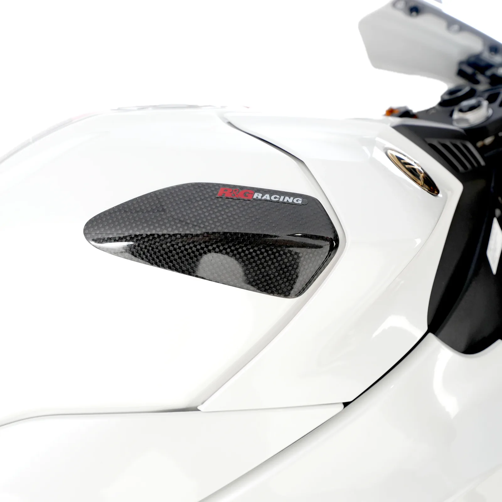 R&G Карбонови слайдери за резервоар за Yamaha YZF-R1 (2015+), YZF-R1M (2015+)
