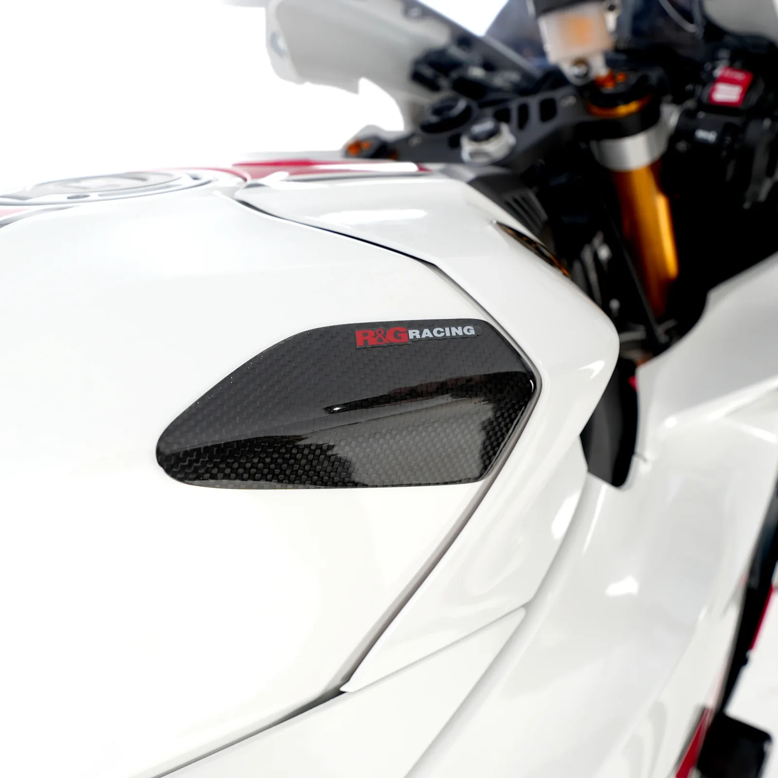 R&G Карбонови слайдери за резервоар за Yamaha YZF-R1 (2015+), YZF-R1M (2015+)