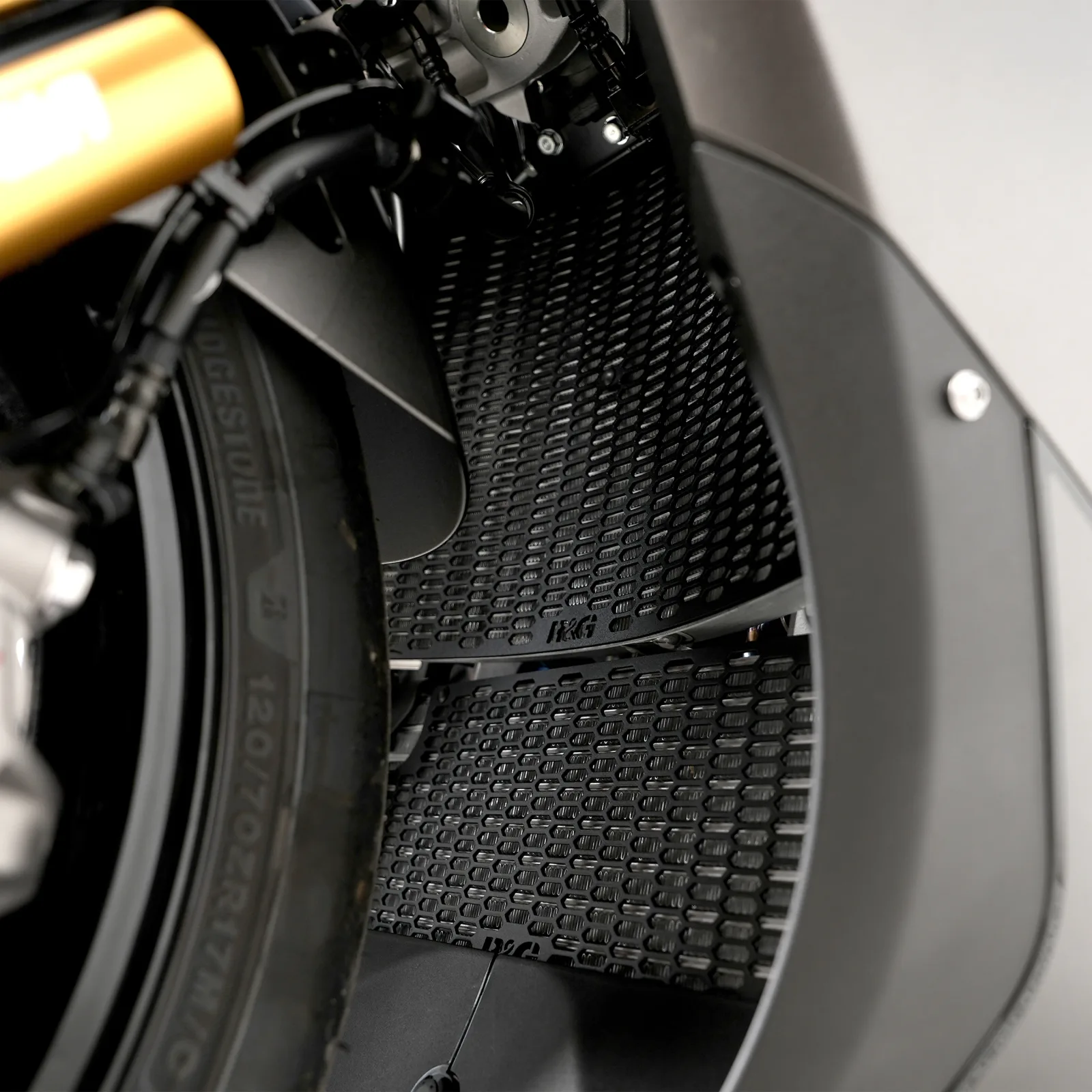 R&G Комплект предпазни решетки за радиатор и маслен радиатор PRO за Kawasaki ZX-10R (2026+), ZX-10RR (2026+)