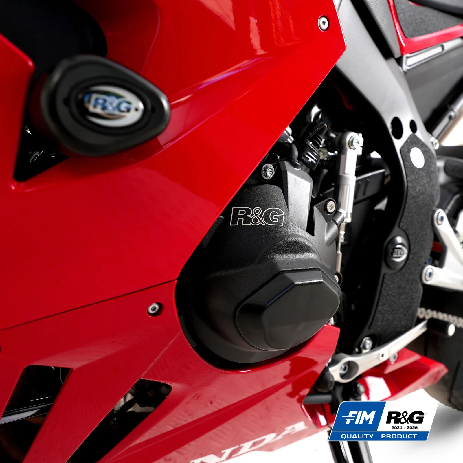 R&G Комплект протектори за двигател PRO (2 броя) за Honda CBR 1000RR-R (2020+), CBR 1000RR-R SP (2020+)