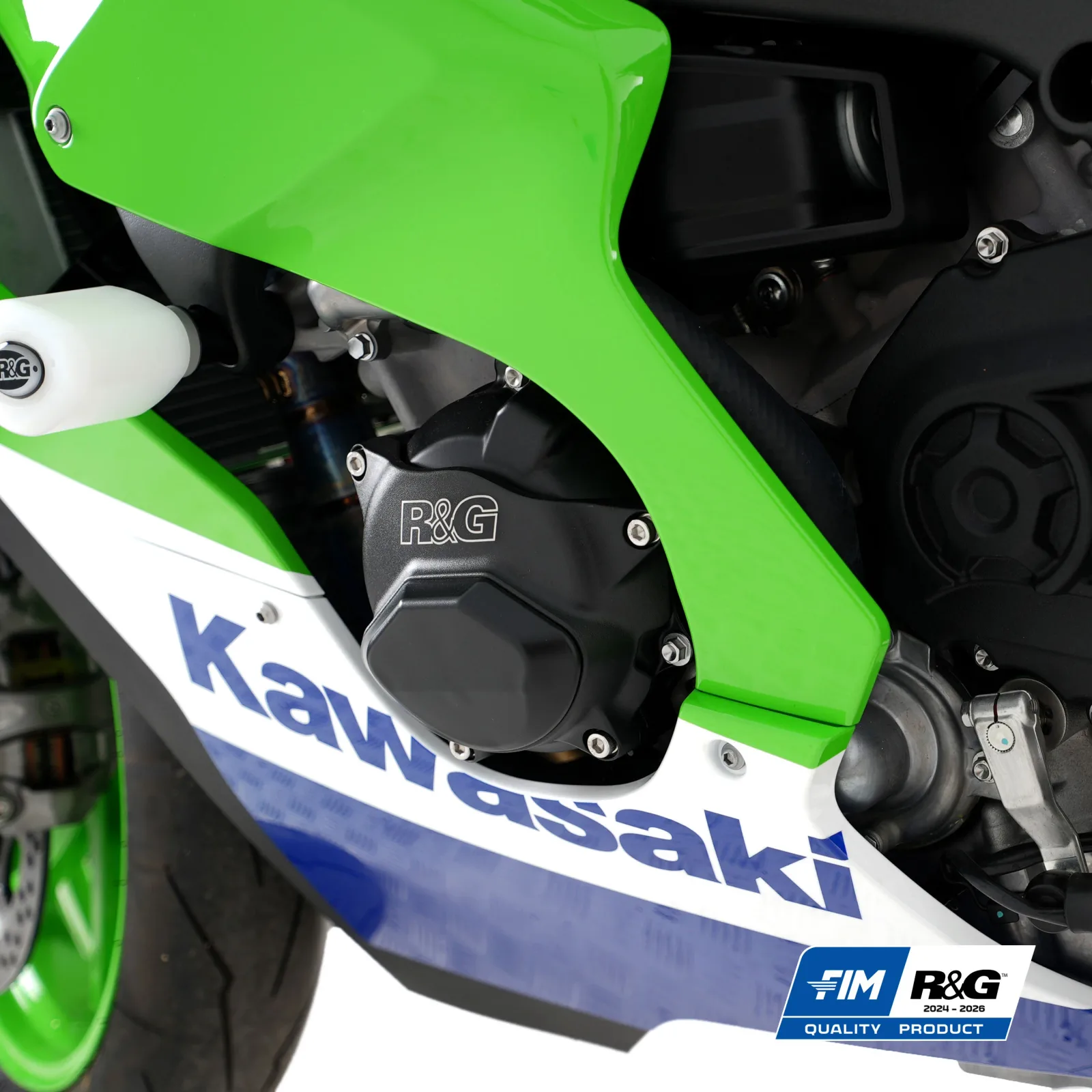 R&G Комплект протектори за двигател PRO (2 броя) за Kawasaki ZX-10R (2011+), ZX-10RR (2021+)