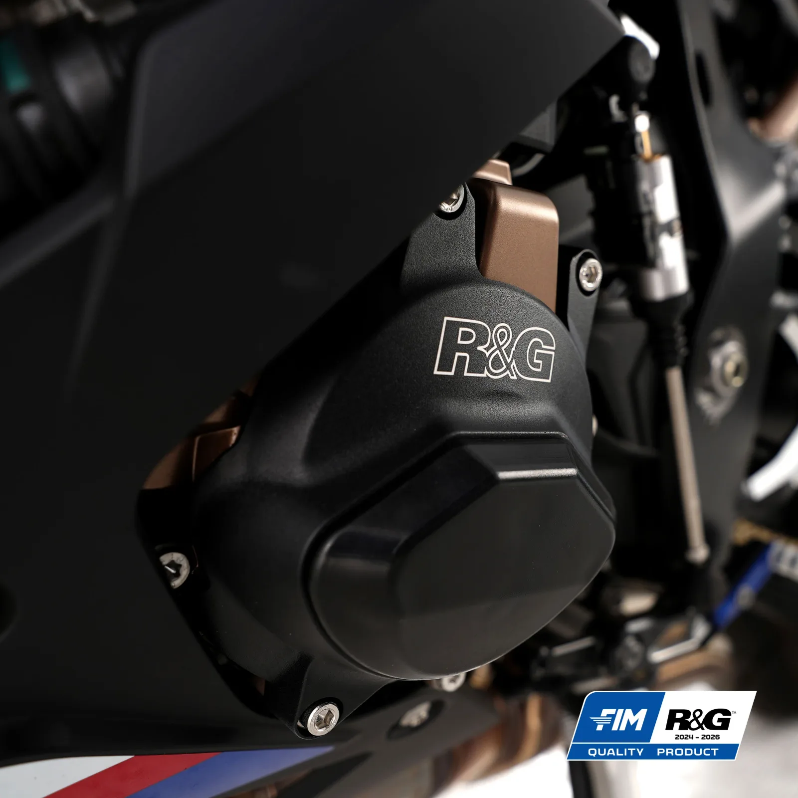 R&G Комплект протектори за двигател PRO (3 броя) за BMW S 1000 RR (2019–2024), S 1000 R (2021+), M 1000 RR (2021–2022), M 1000 R (2023+)