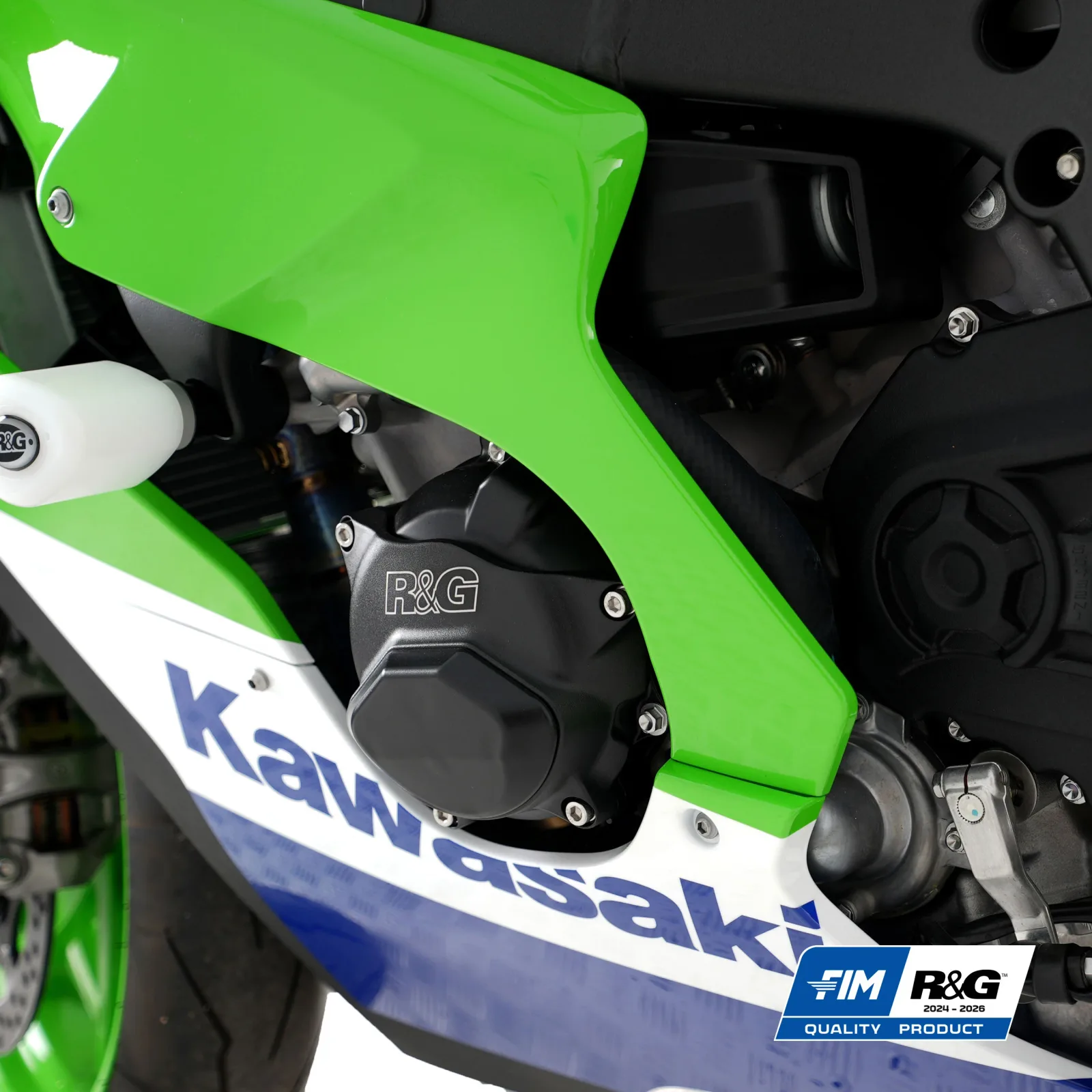 R&G Комплект протектори за двигател PRO (3 броя) за Kawasaki ZX-10R (2011+), ZX-10RR (2021+)