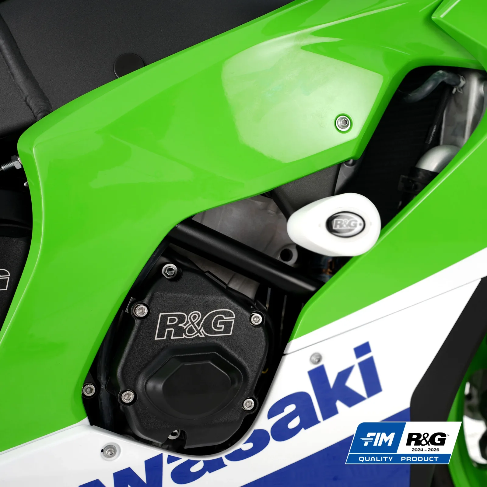 R&G Комплект протектори за двигател PRO (3 броя) за Kawasaki ZX-10R (2011+), ZX-10RR (2021+)