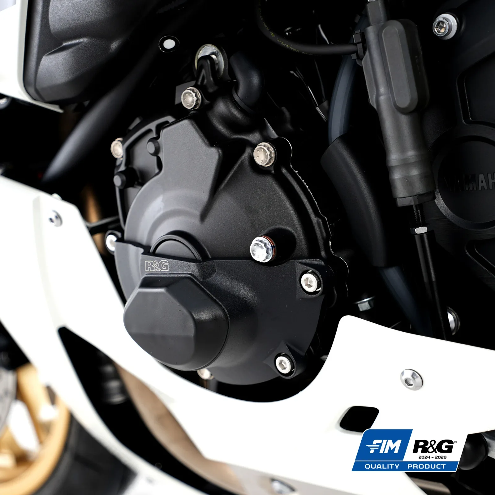 R&G Комплект протектори за двигател PRO (3 броя) за Yamaha YZF-R1 (2017+), YZF-R1M (2017+)