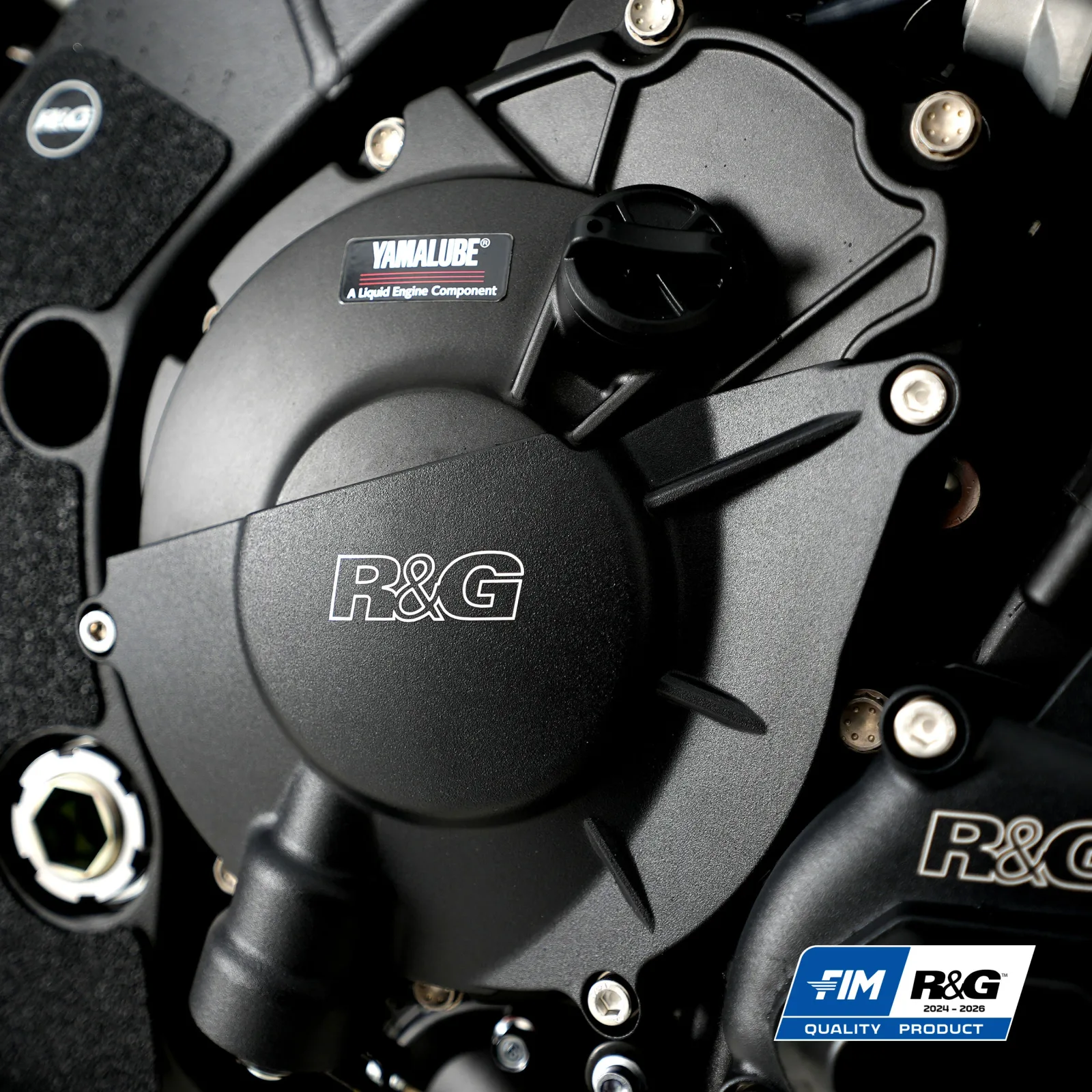 R&G Комплект протектори за двигател PRO (3 броя) за Yamaha YZF-R1 (2017+), YZF-R1M (2017+)