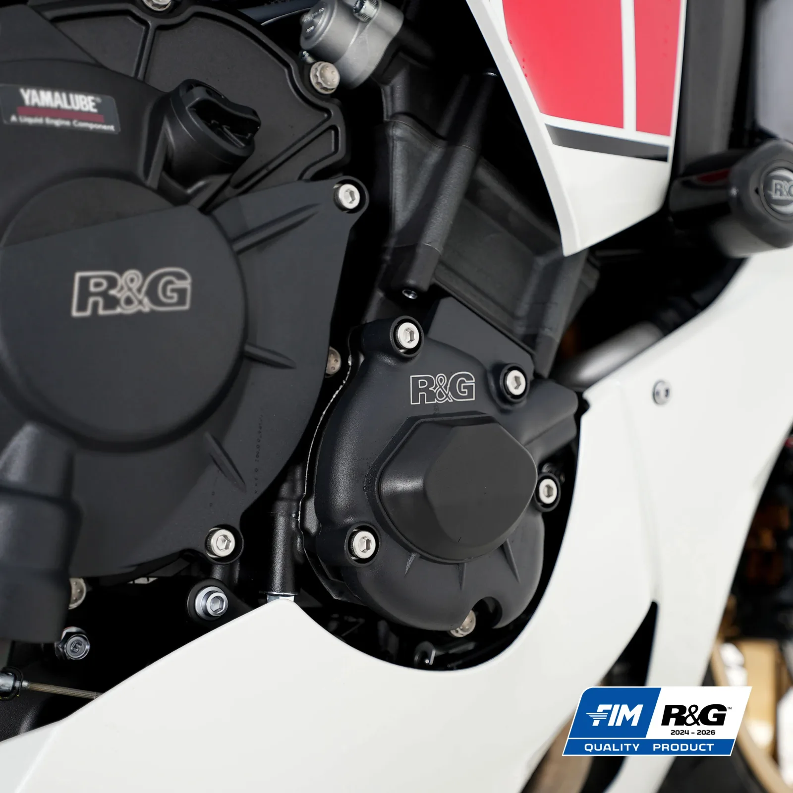R&G Комплект протектори за двигател PRO (3 броя) за Yamaha YZF-R1 (2017+), YZF-R1M (2017+)