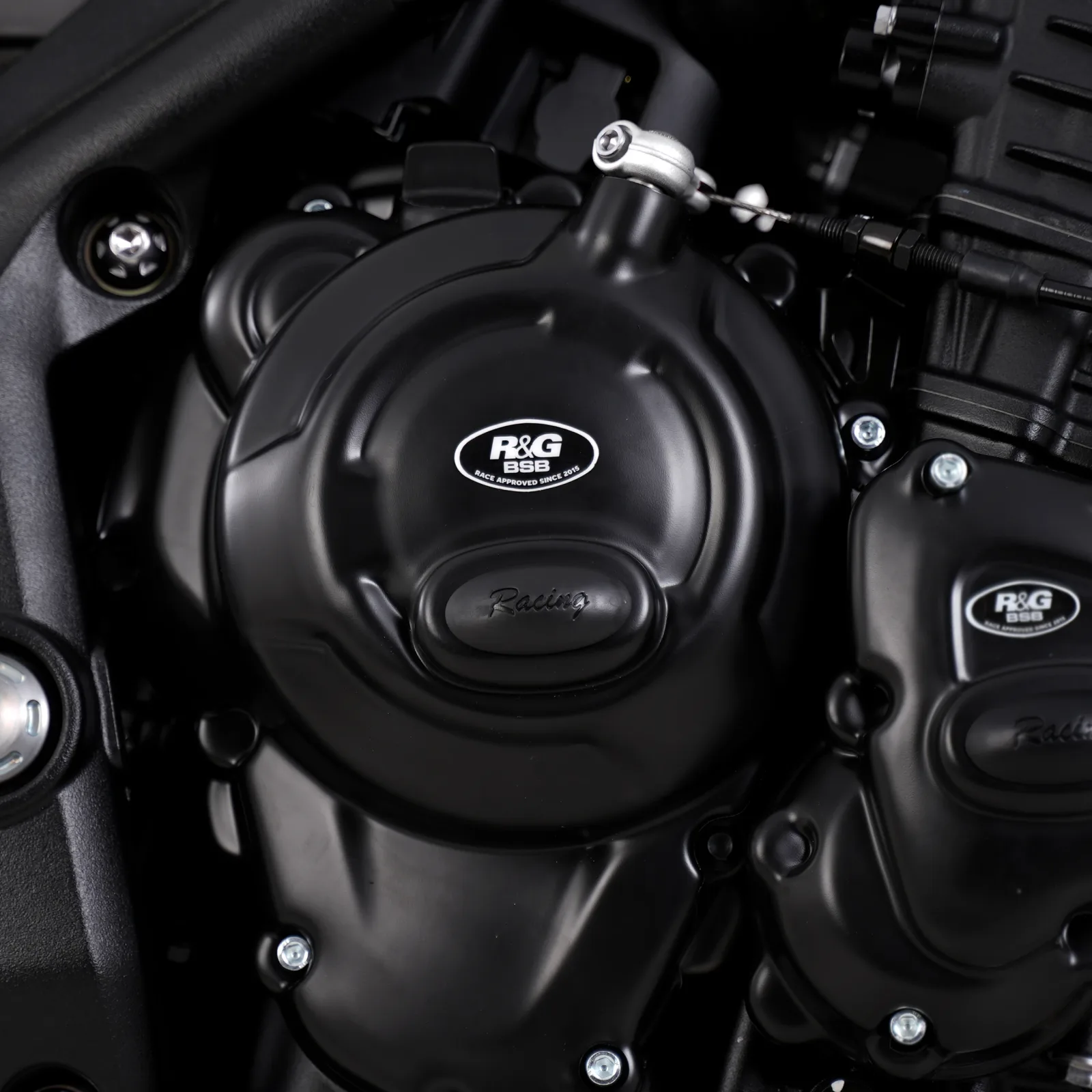 R&G Комплект протектори за двигател Race (3 части) за Triumph Speed Triple 1200 RS (2021+), Speed Triple 1200 RR (2022+) и др.