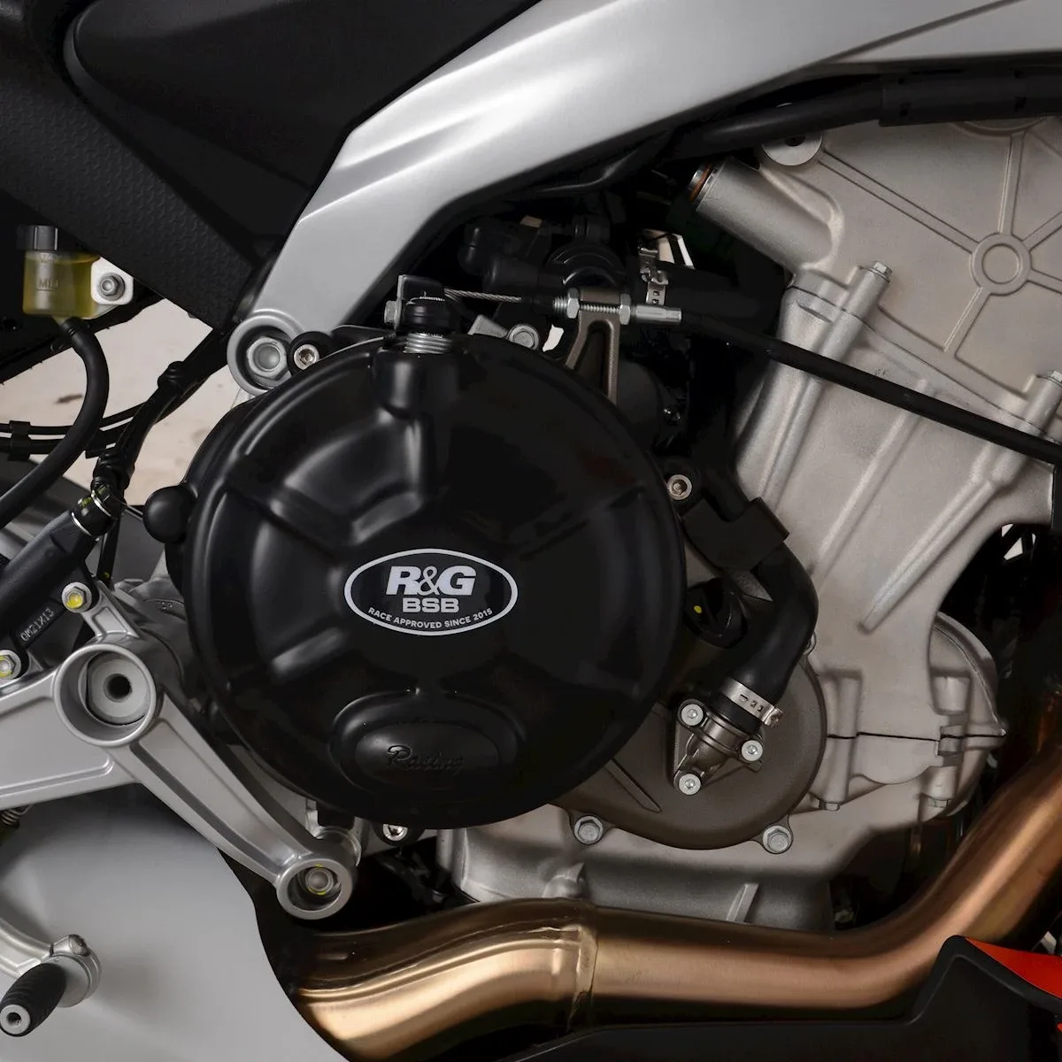 R&G Комплект протектори за двигател Race (чифт) за Aprilia RS 660 (2021–2024), Tuono 660 (2021–2024), Tuareg 660 (2022–2024) и др.