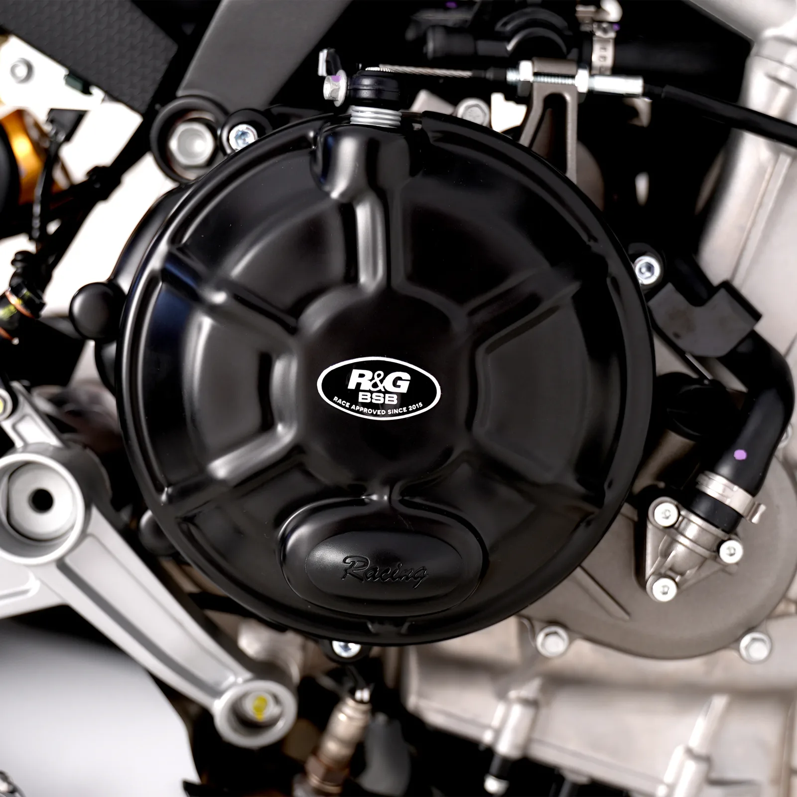 R&G Комплект протектори за двигател Race (чифт) за Aprilia RS 660 (2021–2024), Tuono 660 (2021–2024), Tuareg 660 (2022–2024) и др.