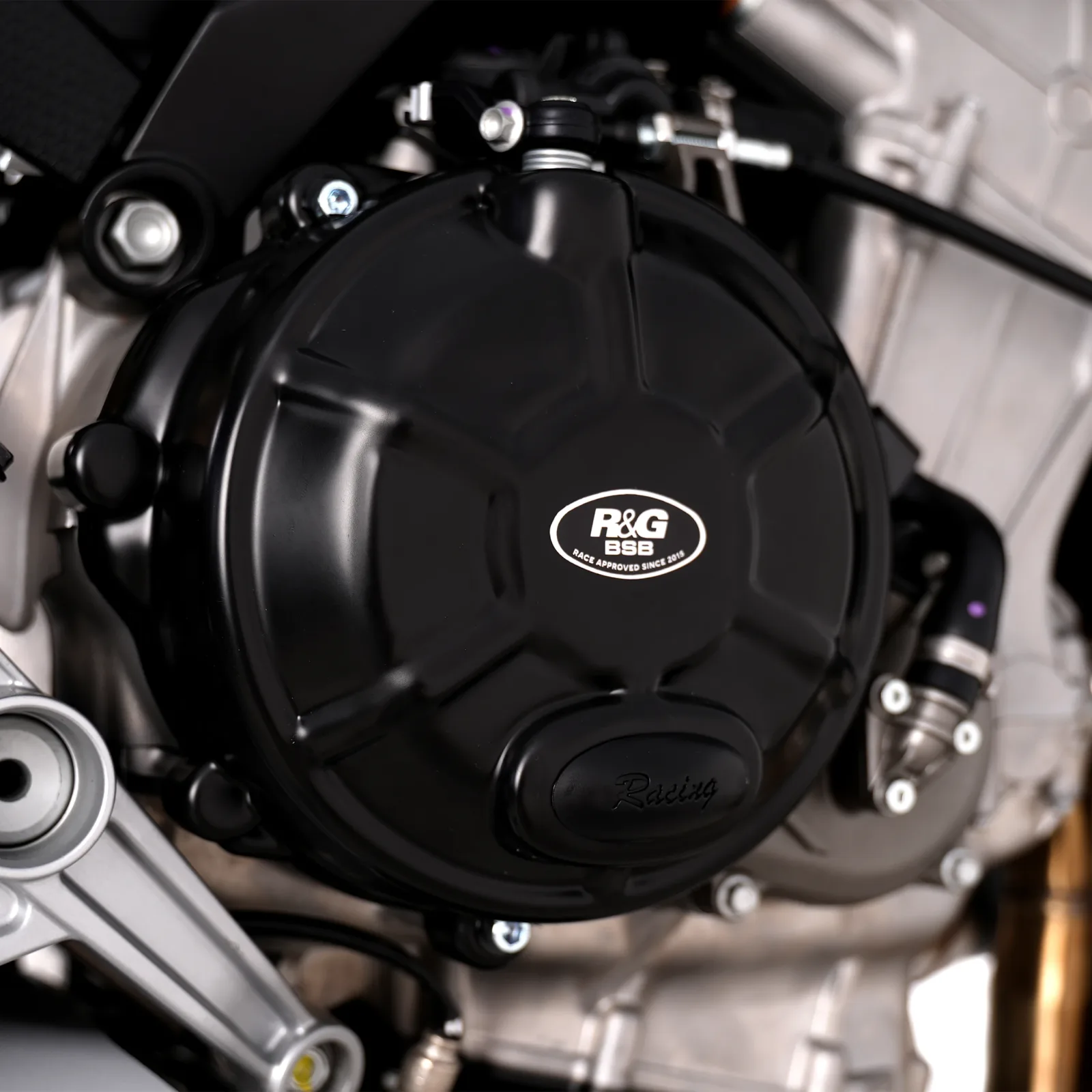 R&G Комплект протектори за двигател Race (чифт) за Aprilia RS 660 (2021–2024), Tuono 660 (2021–2024), Tuareg 660 (2022–2024) и др.