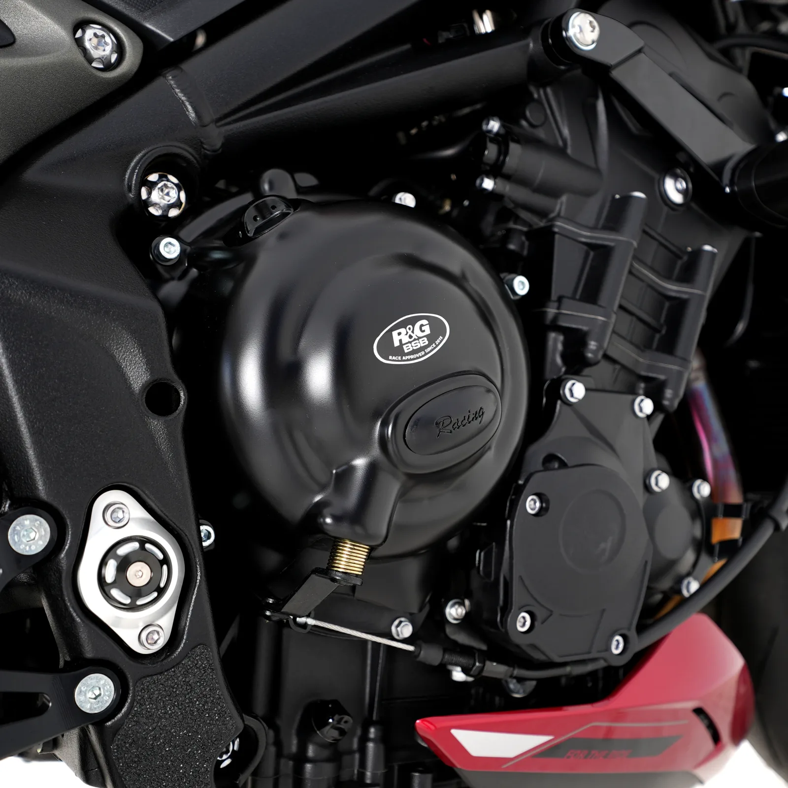 R&G Комплект протектори за двигател Race за Triumph Daytona 675 (2013–2016), Tiger Sport 800 (2025+), Street Triple 765 RX (2026+) и др.