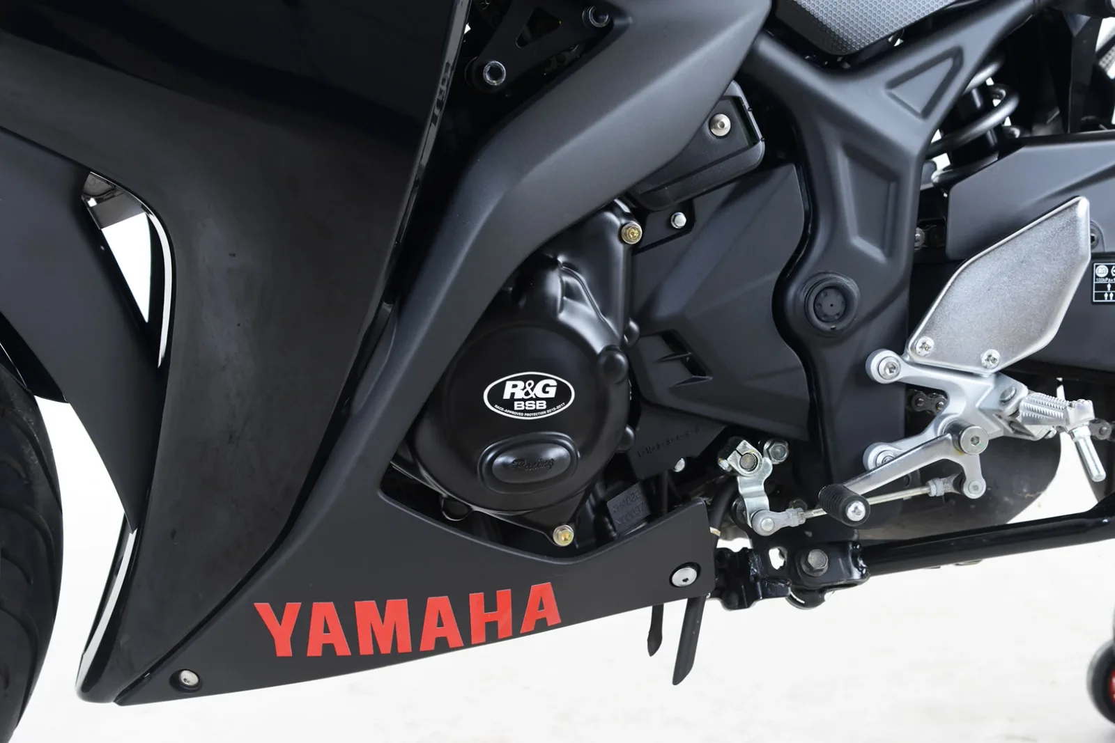R&G Комплект протектори за двигател Race за Yamaha YZF-R3 (2015–2024), MT-03 (2016–2019)