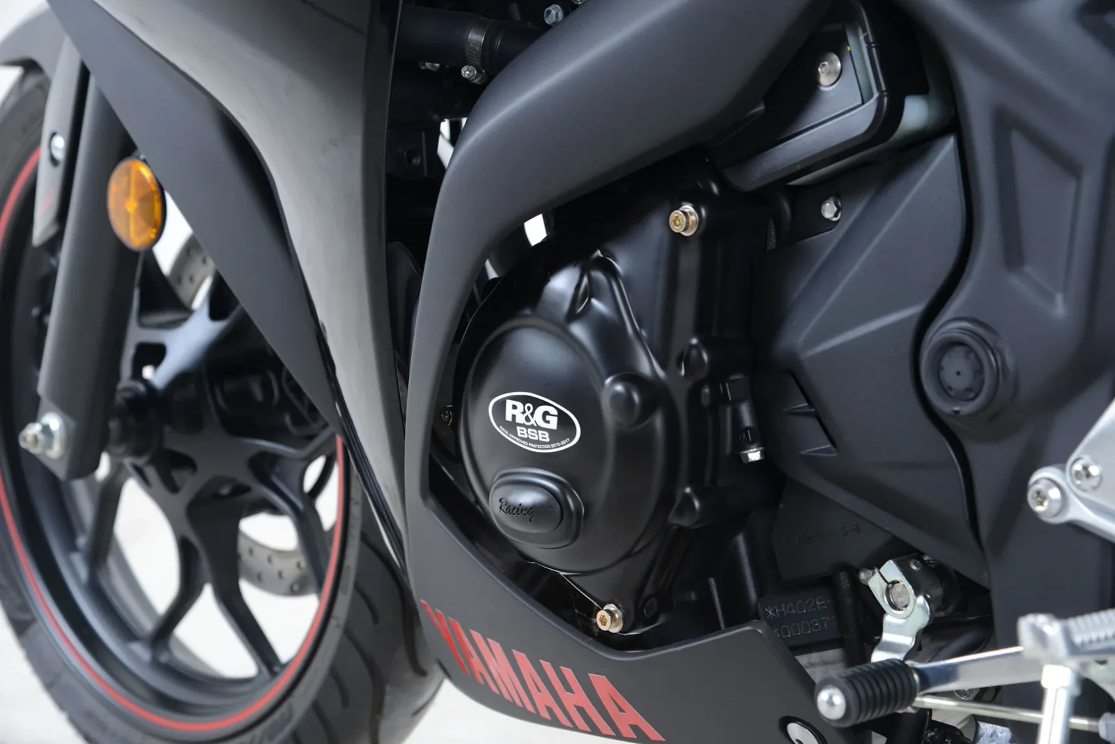 R&G Комплект протектори за двигател Race за Yamaha YZF-R3 (2015–2024), MT-03 (2016–2019)
