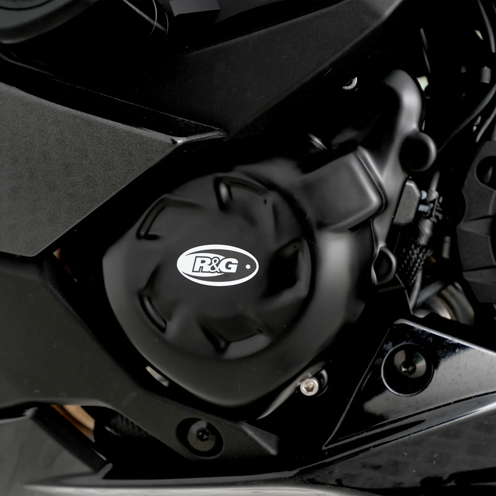 R&G Комплект протектори за двигател за Kawasaki Z1000 (2010–2018), Z1000SX (2011–2016), Versys 1000 (2012–2024) и др.