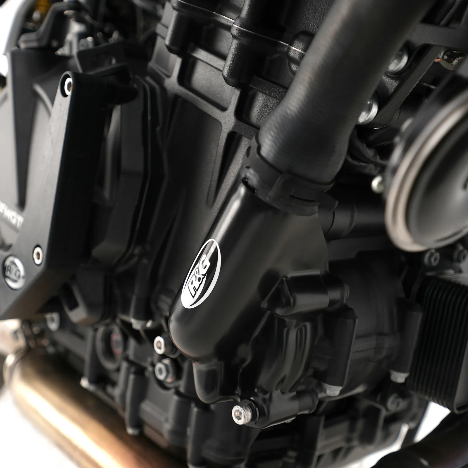 R&G Комплект протектори за двигател за KTM 790 Duke (2018–2025), 890 Duke R (2020–2024), 890 SMT (2023–2024)