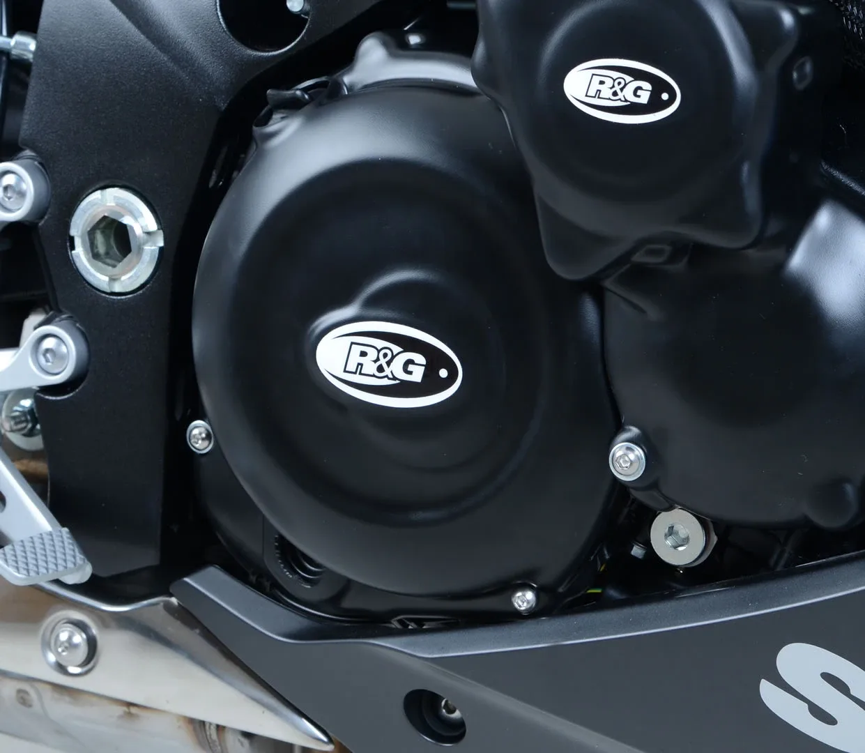 R&G Комплект протектори за двигател за Suzuki GSX-S 1000 (2015+), GSX-S 1000F (2015–2020), GSX-S 1000 Katana (2019+) и др.