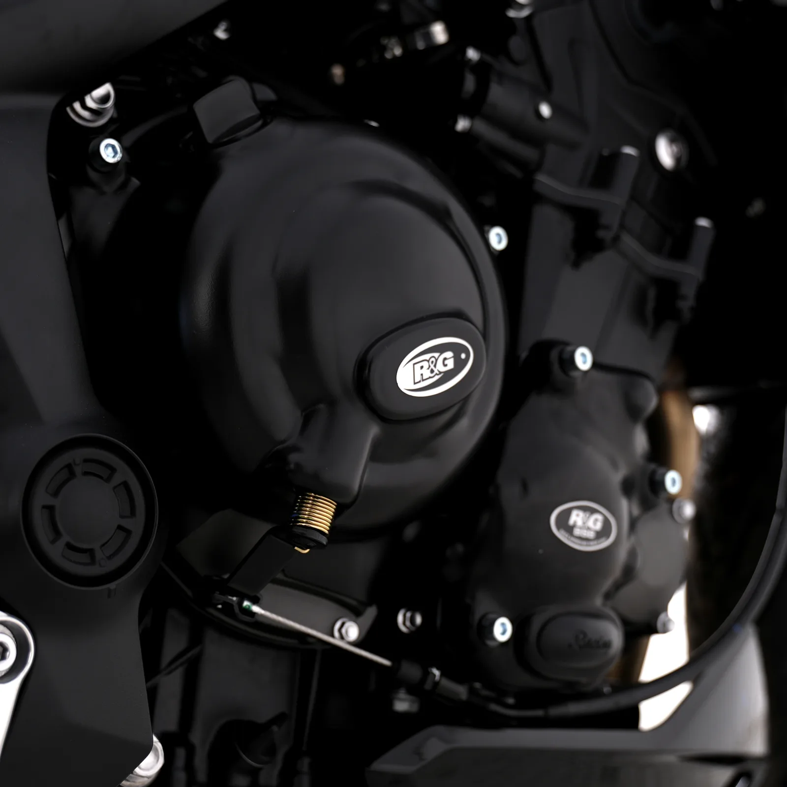 R&G Комплект протектори за двигател за Triumph Street Triple 675 (2013–2016), Street Triple 675 R (2013–2016)