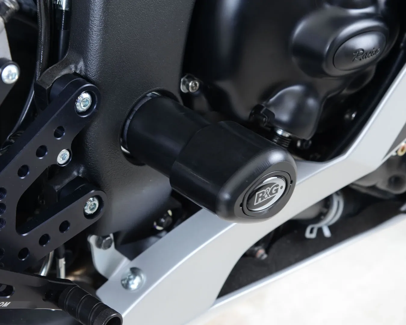 R&G Краш тапи Aero (долни) за Yamaha YZF-R6 (2006–2020)