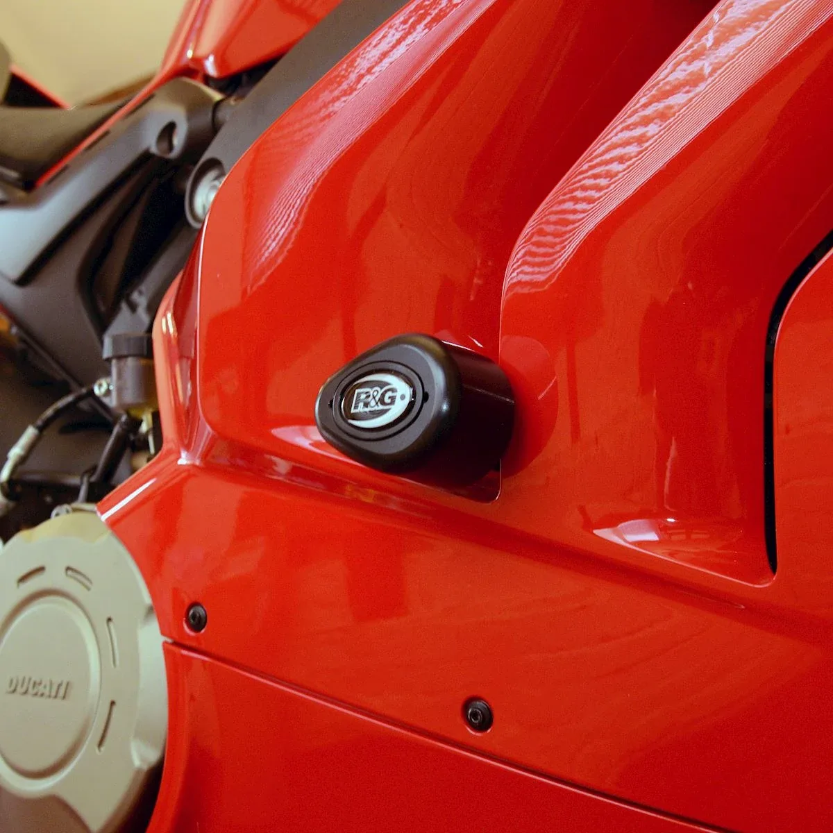 R&G Краш тапи Aero Race за Ducati Panigale V4 R (2020), Panigale V4 S (2020–2021), Panigale V4 (2020–2021)