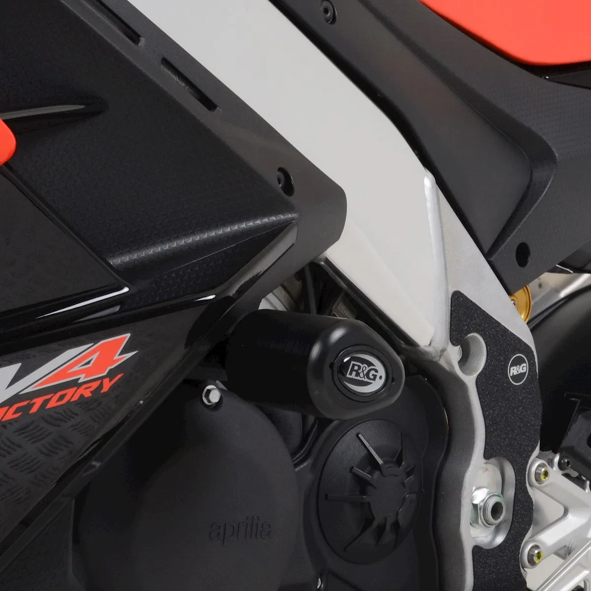 R&G Краш тапи Aero за Aprilia RSV4 1100 Factory (2021–2024)