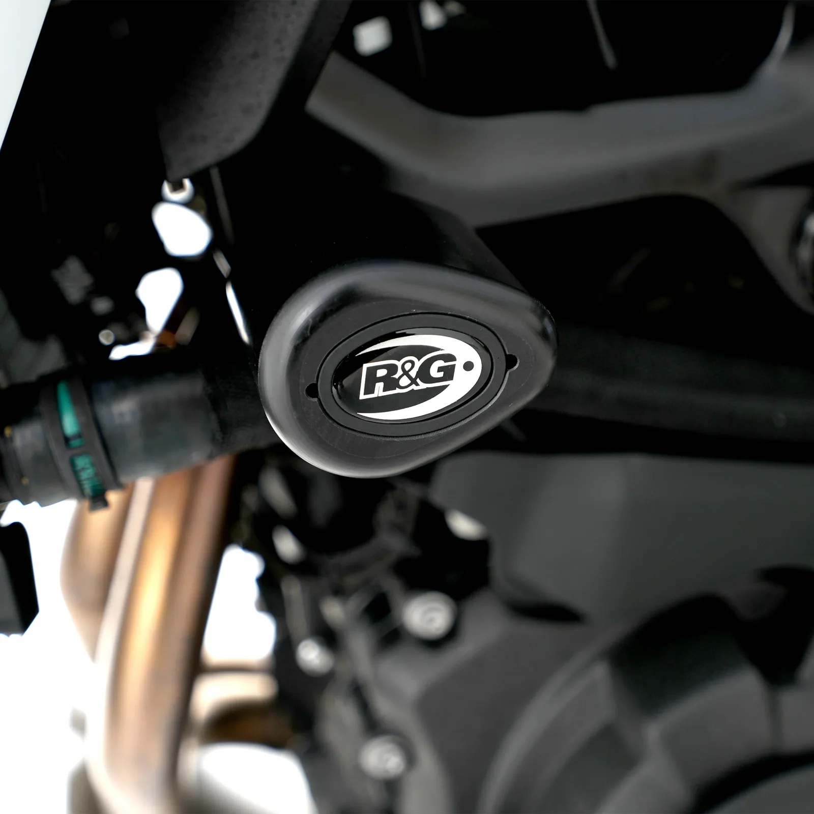 R&G Краш тапи Aero за BMW F 900 R (2020+), F 900 GS (2024+)