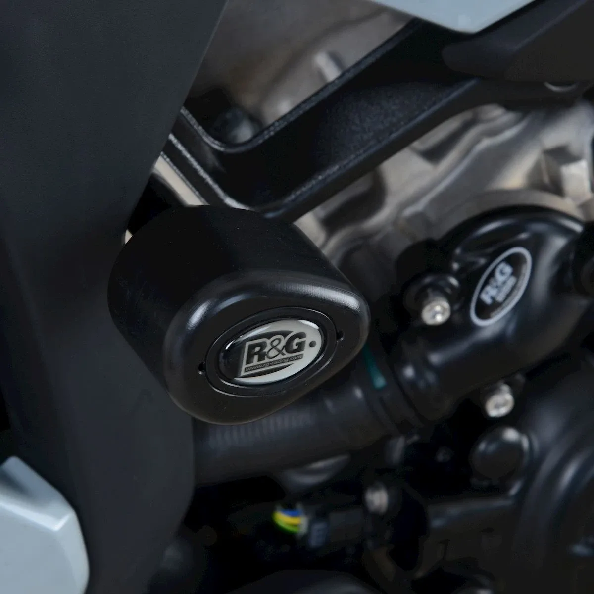R&G Краш тапи Aero за BMW S 1000 XR (2020–2023)