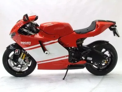R&G Краш тапи Aero за Ducati Desmosedici RR (2008–2013)