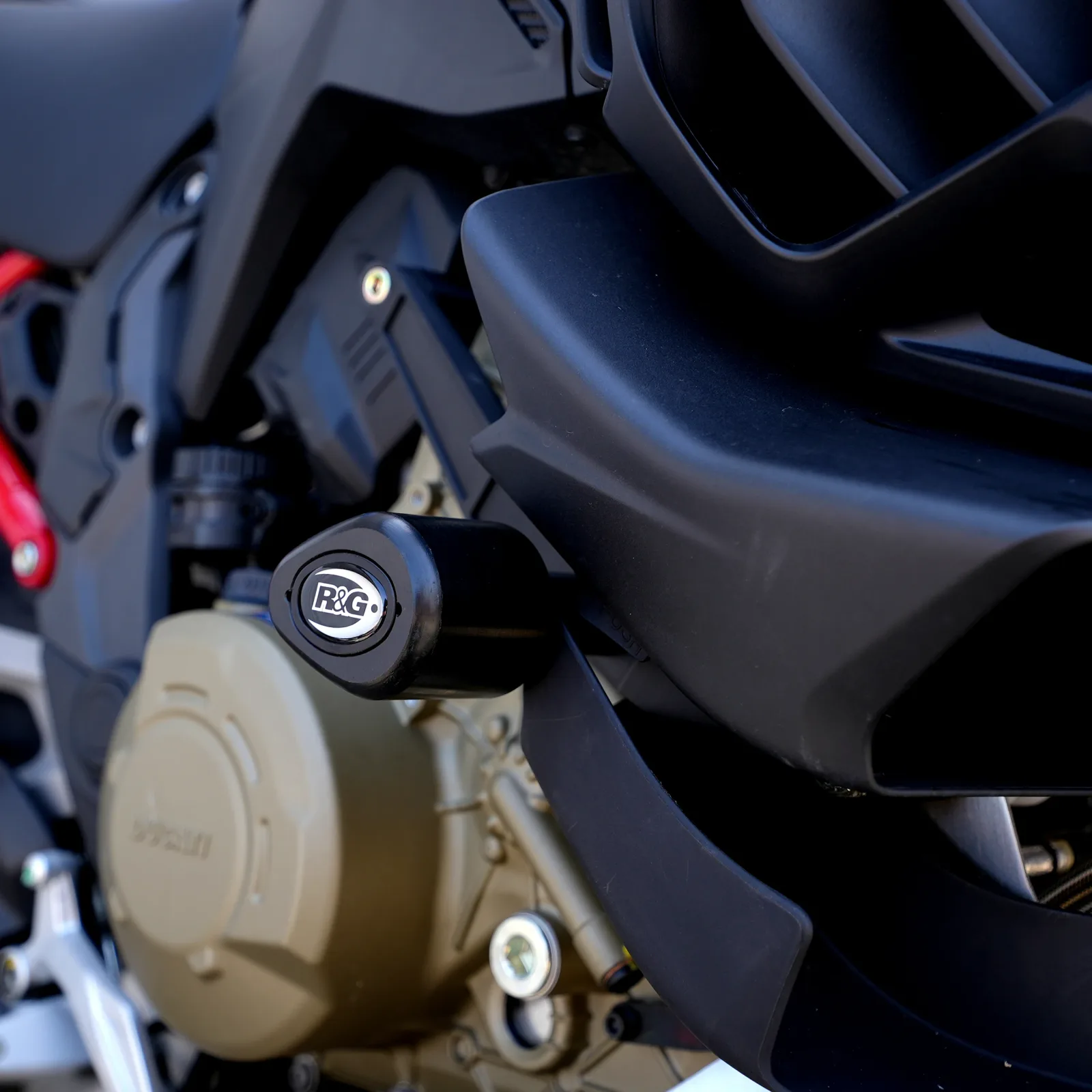 R&G Краш тапи Aero за Ducati Multistrada V4 (2021–2024), Multistrada V4 S (2021–2024), Multistrada V4 Rally (2023+)